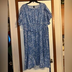 SHEIN Blue and White Floral Midi Dress